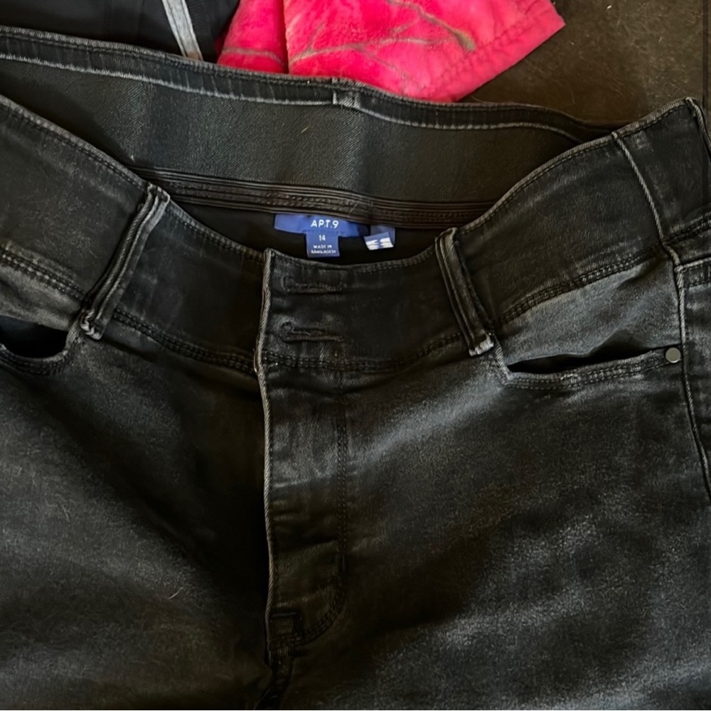 ‼️‼️SALE SALE SALE‼️‼️‼️ 1 Pair of pants and 2 shirts FREE SHIPPING